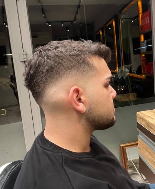 Ense ve yanlarda kademeli geçişli fade kesim, yandan görünüm